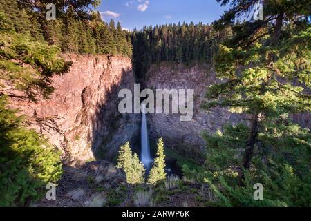 Spahats Creek Falls or Spahats Falls, Wells Gray Provincial Park, British Columbia, Canada