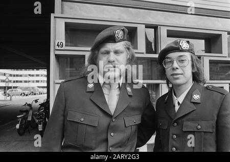 Two soldiers court-martial Arnhem due to strike in Hohne (West Germany); nr. 8 Nico Bruijstens (r) and Kees van Dijk (l), headlines Date: June 13, 1974 Keywords: MITARIEN, Strikes Stock Photo