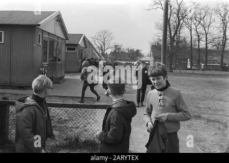 Staphorst  Outbreak polio in Staphorst. Children playing at school Date: March 15, 1971 Location: Overijssel, Staphorst Keywords: village images, children, schools Stock Photo