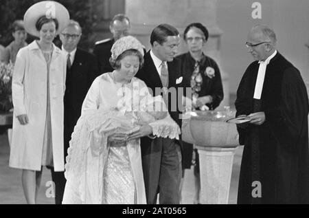 Baptism Willem Alexander in Saint Jacob's Church. Princess Beatrix, Prince Claus and Reverend Hangover Date: September 2, 1967 Keywords: Baptism, Princes Personal name: Beatrix, Princess, Claus, Prince, Reverend Kaer, Willem-Alexander, Prince of Orange Stock Photo