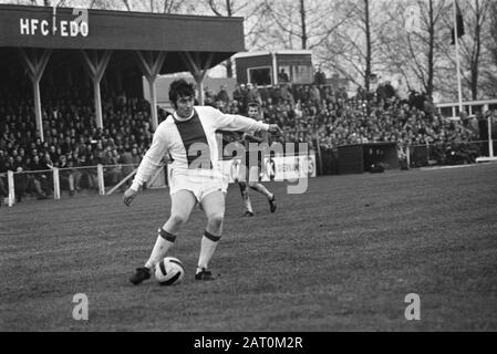 EDO against Ajax 0-4 in KNVB cup. Cruijff to the ball Date: 14 December  1969 Location: Haarlem Keywords: sport, football Personal name: Cruijff,  Johan Institution name: Nijssen, [ ] Stock Photo - Alamy