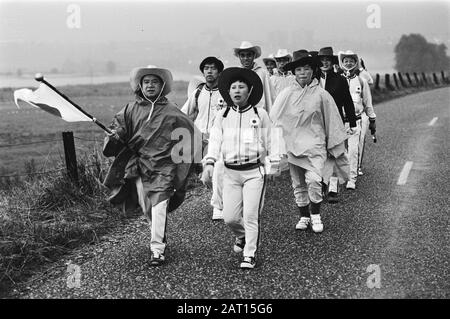 63rd Walkvierdaagse van Nijmegen 1979  First day; group of Japanese hikers Date: 17 July 1979 Location: Gelderland, Nijmegen Keywords: leisure, hiking Stock Photo