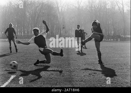 KNVB cup final PSV against NAC 6-0, Rene van de Kerkhoff (center) scores  the second goal, right Daan Schrijvers, 1 May 1974, goals, sports, soccer,  The Netherlands, 20th century press agency photo