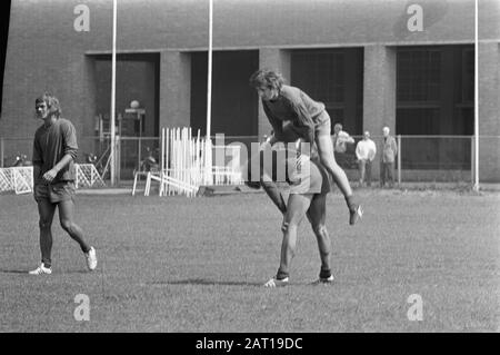 EDO against Ajax 0-4 in KNVB cup. Cruijff to the ball Date: 14 December  1969 Location: Haarlem Keywords: sport, football Personal name: Cruijff,  Johan Institution name: Nijssen, [ ] Stock Photo - Alamy