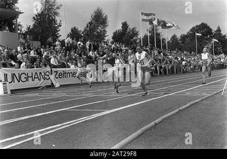 Women's athletics interland France-Netherlands-Sweden in Uden Finish 100 m  running, Wilma v. d. Berg (nr. 56) wins Date: 13 July 1969 Location:  Noord-Brabant, Uden Keywords: athletics, running, sport Personal name:  Berg, Wilma van den Stock Photo ...