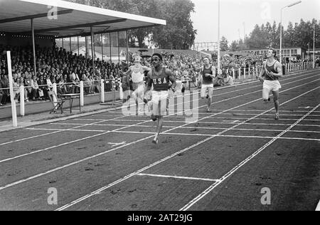 International Athletics competitions at Nenijtobaan, Rotterdam; 100 meters finish men: v.l.n.r. A. de Jong and Charley Greene  Finish of the 100 meters; v.l.n.r. The Dutchman A. de Jong becomes 2nd, the American Charley Greene wins Date: 4 July 1970 Location: Rotterdam, Zuid-Holland Keywords: athletes, athletics, finish, victories, athletes Personal name: Greene, Charlie, Jong, A. the Institution name: Nenijtobaan Stock Photo