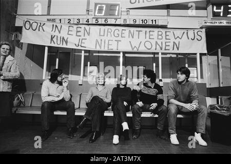 Work interruption officials Municipal Housing Service in Amsterdam Date: February 12, 1980 Location: Amsterdam, Noord-Holland Keywords: OFFICIALS, work breaks Stock Photo