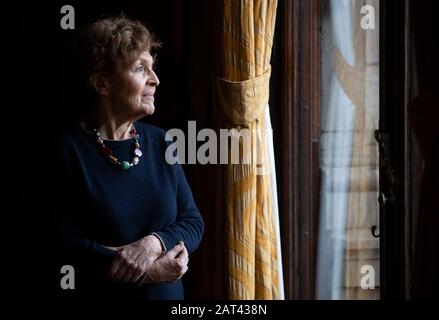 Holocaust survivor Janine Webber during the 'Stand Together' Glasgow Schools' Holocaust Memorial event at Glasgow City Chambers, Glasgow. PA Photo. Picture date: Thursday January 30, 2020. Pupils from schools across Scotland gathered to remember the liberation of Auschwitz 75 years on and the genocide in Bosnia 25 years ago. Photo credit should read: Jane Barlow/PA Wire Stock Photo