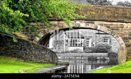 Snake Bridge over the junction of the Macclesfield Canal and the Peak Forest Canal, UK Stock Photo