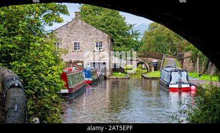 Snake Bridge over the junction of the Macclesfield Canal and the Peak Forest Canal, UK Stock Photo