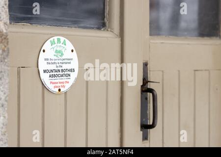 Mountain Bothies Association signage on the door of Gelder Shiel Bothy Stock Photo