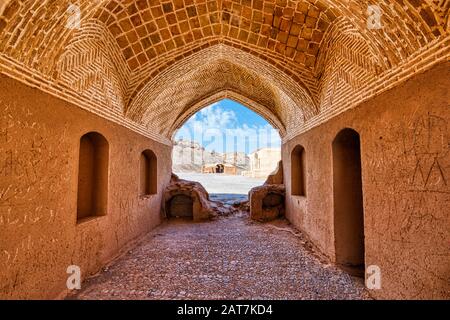 Ruins of ritual buildings near Dakhmeh Zoroastrian Tower of Silence, Yazd, Iran Stock Photo