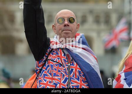 London, UK. 31st Jan, 2020. Westminster London 31st January 2020 Brexiteers and Remainers at Parliament Square on Brexit Day Credit: MARTIN DALTON/Alamy Live News Stock Photo