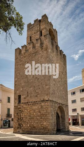 Torre di Mariano II aka Torre di San Cristoforo, medieval fortified bell tower, built in 1290, at Piazza Roma in Oristano, Oristano province, Sardinia Stock Photo