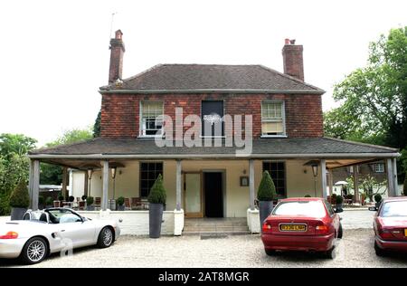 The Mulberry pub and restaurant, Chiddingfold, Surrey 12.05.06. Bought by DJ Chris Evans for £2 million. He is a frequent visitor to the establishment. Stock Photo