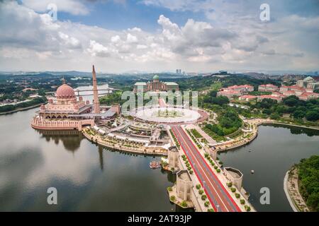 Aerial view of Masjid Putra, the Pink Mosque, in Putra Jaya, near Kuala Lumpur, Malaysia. Stock Photo