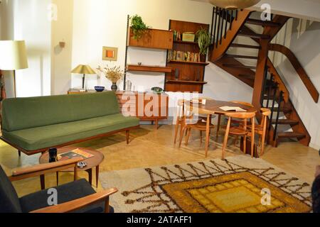 1950s / 1960s period living room at the Geffrye Museum, London, UK in 2015. In 2020 it rebranded as the Museum of the Home. Stock Photo