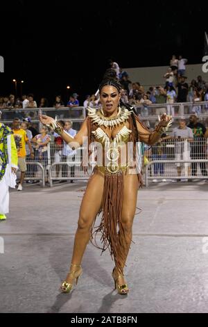 Sao Paulo, Sao Paulo, Brazil. 31st Jan, 2020. Members of samba school take part in the rehearsal for the upcoming Sao Paulo Carnival 2020, at the Anhembi Sambadrome. The parades will take place on February 21st and 22nd. Credit: Paulo Lopes/ZUMA Wire/Alamy Live News Stock Photo