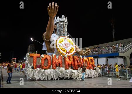 Sao Paulo, Sao Paulo, Brazil. 31st Jan, 2020. Members of samba school take part in the rehearsal for the upcoming Sao Paulo Carnival 2020, at the Anhembi Sambadrome. The parades will take place on February 21st and 22nd. Credit: Paulo Lopes/ZUMA Wire/Alamy Live News Stock Photo