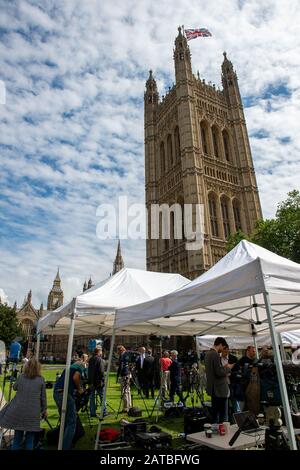 Westminster, London, UK. 13th July, 2016. Media gather at Westminster on the day Theresa May becomes the British Primeminister. Credit: Maureen McLean/Alamy Stock Photo