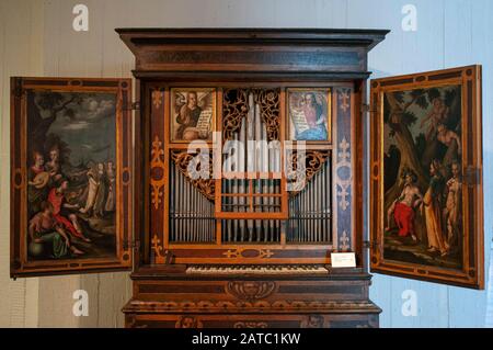 Cembalos on display at Musikinstrumenten Museum or Museum of Musical Instruments in Mitte Berlin Germanydly, the already crowded city became even more Stock Photo