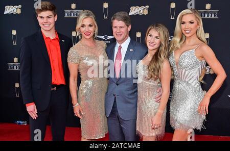 The Hunt Family Of The Kansas City Chiefs Arrive On The Red Carpet At ...