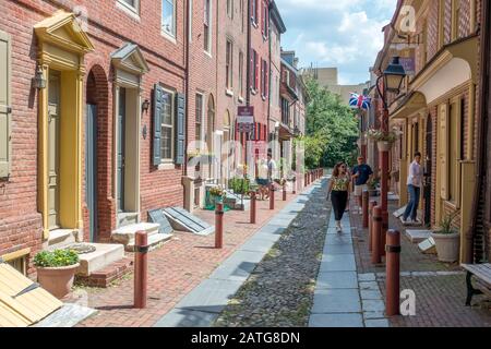 Elfreth's Alley in Philadelphia, Pennsylvania, USA Stock Photo