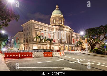 Singapore national Gallery at night Stock Photo