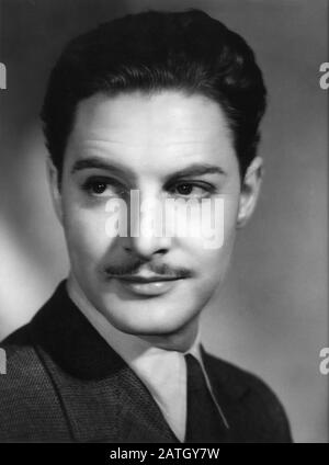 ROBERT DONAT As Richard Hannay In THE 39 STEPS 1935 Director ALFRED ...