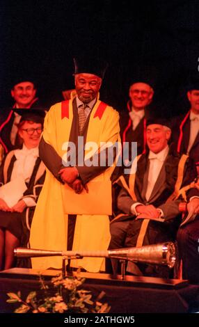 Thabo Mbeki, Vice-President of the Republic of South Africa, visiting the University of Sussex, in Brighton, where he studied in the early 1960's while exiled from South Africa. Stock Photo