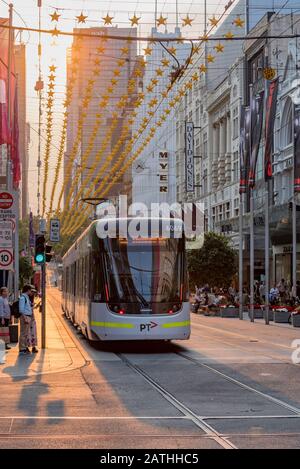 Melbourne, Australia Dec 20th, 2019: Looking up Bourke St from Swanson St, the streets are filled with smoke haze from the New South Wales bushfires. Stock Photo