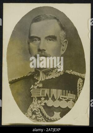 Description: General Sir William Robertson, chief of the general staff 1915-1918 Annotation: The British Chief of Staff General Sir William Robertson Date: {1914-1918} Keywords: WWI, officers Person Name: Robertson, William Stock Photo