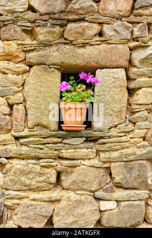 Saint-Aignan (Breton: Sant-Inan) is a commune in the Morbihan department of Brittany in north-western France. Village of Morbihan in Brittany, Saint-A Stock Photo