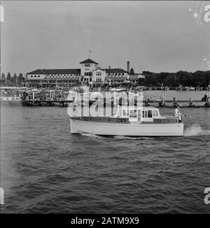 A Venetian Night Party At The Detroit Yacht Club Whose Members Represent The Wealthier Class Of Manufacturers And Their Friends Crowd Dancing 1940 Stock Photo Alamy