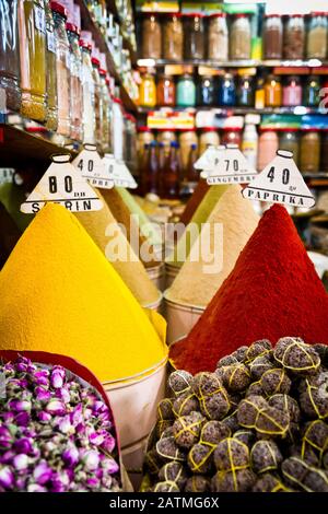 Pyramids of spice powder for sale in a shop in Marrakesh, Morocco Stock Photo