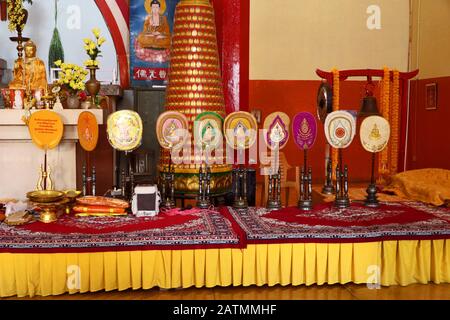 Inner view of the Thai Temple, the Hinayana Buddha temple at Sarnath with the statue of Lord Buddha & others. Stock Photo