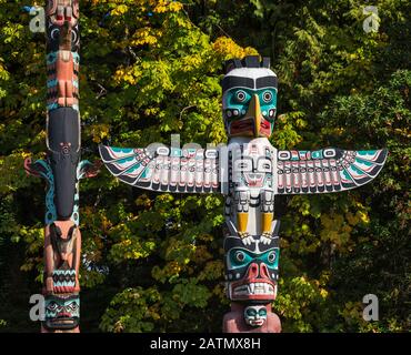 Thunderbird House Post, replica of early 1900s totem pole, carved in 1987 by Tony Hunt, at Stanley Park in Vancouver, British Columbia, Canada Stock Photo