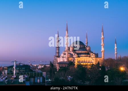 Night top view over Sultan Ahmed Mosque or Blue Mosque, Sultanahmet ...