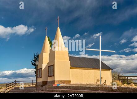 Roadside church over Lago Buenos Aires aka Lago General Carrera near town of Los Antiguos, Patagonia, Argentina Stock Photo