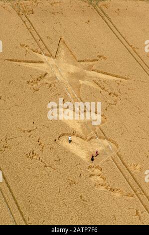 Crop circles appearing overnight in the rural district of Wiltshire in 2006 Stock Photo