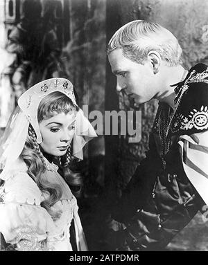 HAMLET 1948 Universal-International film with Laurence Olivier holding ...