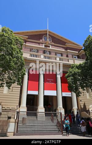 College of Cape Town (City Campus), Longmarket Street, Central Business ...