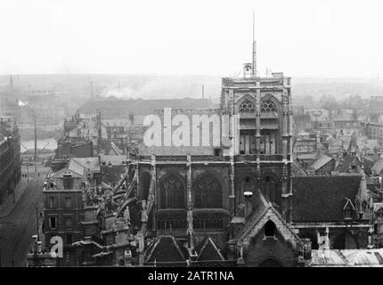 AJAXNETPHOTO. 1905 (APPROX). ROUEN, FRANCE.  - 15TH CENTURY CHURCH - GOTHIC CATHOLIC EGLISE SAINT-VINCENT-DE-ROUEN BUILT 1490-1556, ON OLD RUE HARANGUERIE AND RUE JEANNE D'ARC, DESTROYED BY ALLIED BOMBING 31ST MAY 1944.  PHOTO:AJAX VINTAGE PICTURE LIBRARY REF:ROUEN 1905 55 Stock Photo