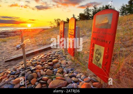 Edmund Fitzgerald memorial, Whitefish Point, Great Lakes Shipwreck Museum, Paradise, Michigan, USA Stock Photo