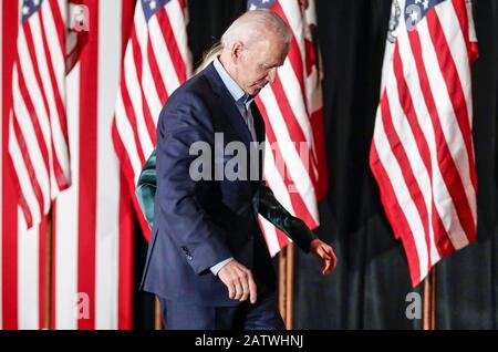 Iowa, USA. 3rd Feb, 2020. Former U.S. Vice President Joe Biden leaves the stage at a caucus rally in Des Moines, Iowa, the United States, Feb. 3, 2020. Credit: Joel Lerner/Xinhua/Alamy Live News Stock Photo