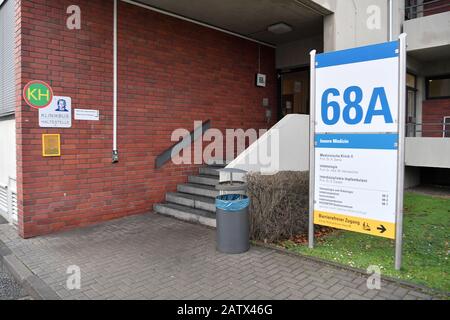 02 February 2020, Frankfurt/Main: A sign with the inscription 'Internal Medicine' is located in front of an entrance of the University Hospital Frankfurt. The two passengers who returned from China and were infected with the coronavirus have been hospitalized here and are being treated in isolation. Photo: Boris Roessler/dpa Stock Photo