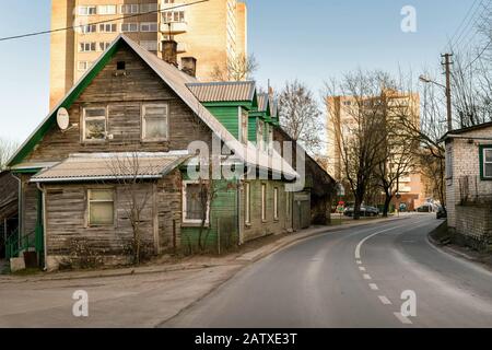 Old house in Markuciai district in Vilnius Stock Photo