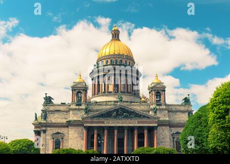 Saint Isaac's Cathedral (Isaakievskiy Sobor) in Saint Petersburg, Russia Stock Photo