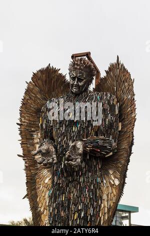 Over 100,000 knives surrendered to Uk police turned into a National Monument Against Aggression by artist Alfie Bradley and the British Ironwork Centr Stock Photo