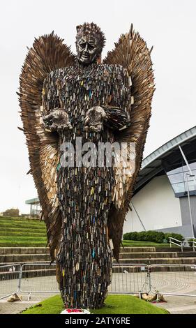 Over 100,000 knives surrendered to Uk police turned into a National Monument Against Aggression by artist Alfie Bradley and the British Ironwork Centr Stock Photo